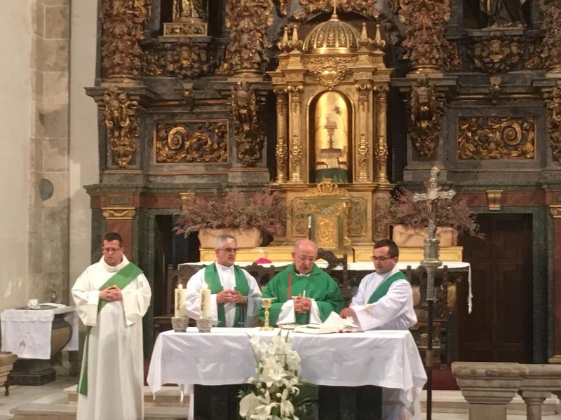 D. Francisco preside la eucaristía a los seminaristas