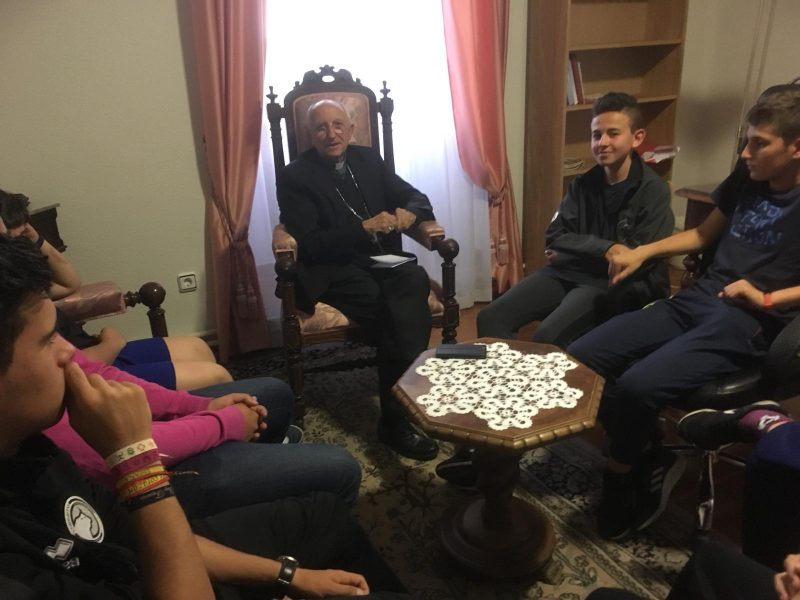 Los seminaristas reciben la visita del Administrador Apostólico